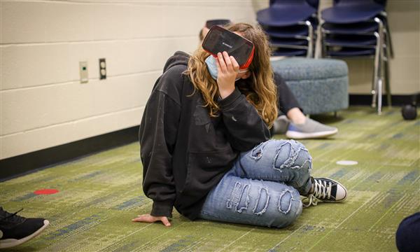 Students use virtual reality headsets